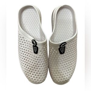 Ladies Cool Comfort Clogs Size 7